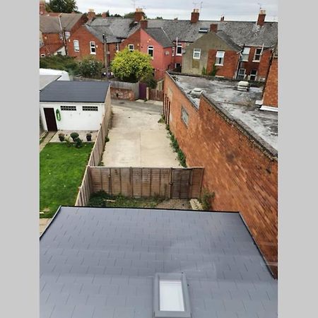 شقة 2Nd Floor Comfy Swindon Centre - Loft Studio المظهر الخارجي الصورة