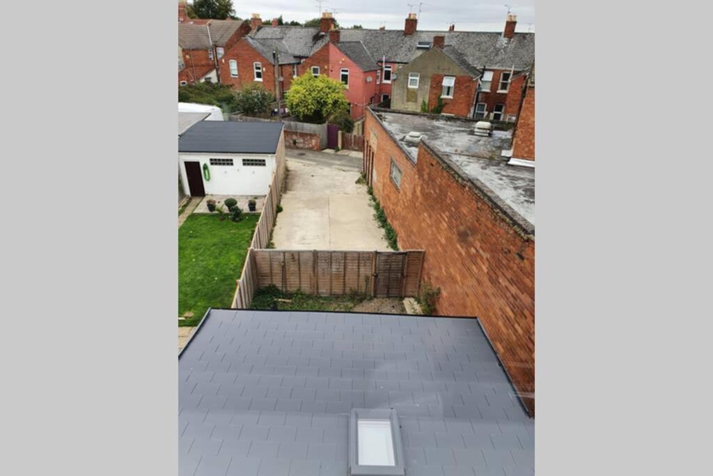 شقة 2Nd Floor Comfy Swindon Centre - Loft Studio المظهر الخارجي الصورة